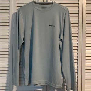 Men’s Patagonia long sleeve shirt